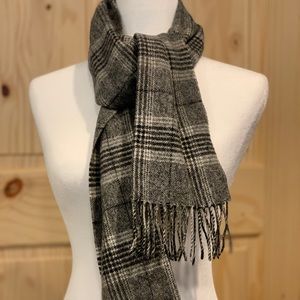 Gray/Black Plaid Scarf